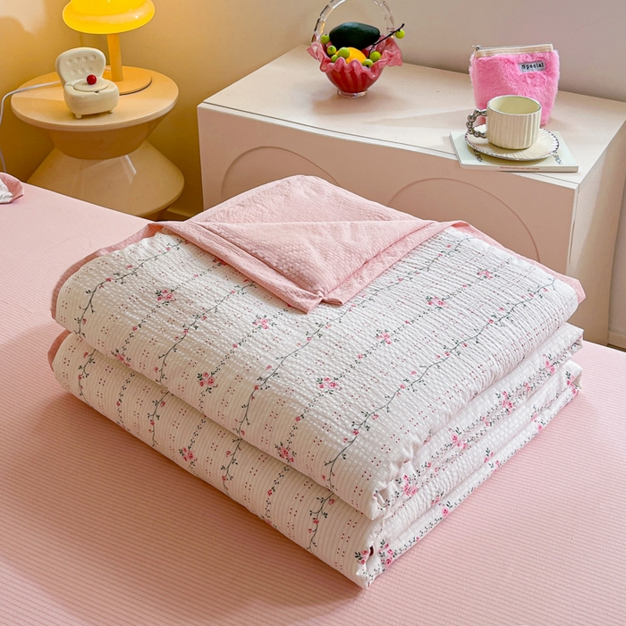 91家纺网 家纺一手货源 找家纺 2024新款泡泡棉小缺角工艺夏被四件套 沐歌