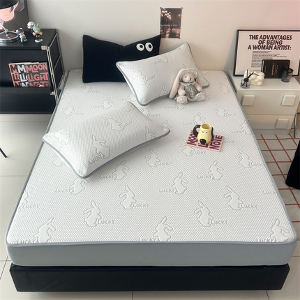 91家纺网 家纺一手货源 找家纺 HL原创 2024新款PE聚乙稀纤维-冰魔豆凉席 幸运兔-灰（平铺款）