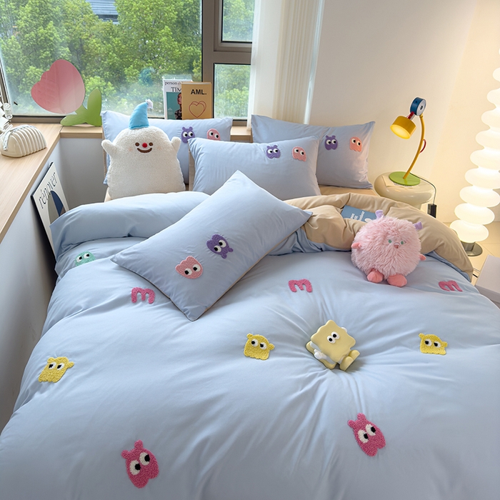 91家纺网 家纺一手货源 找家纺 曼谷 年新款多巴胺毛巾绣四件套柔软磨毛床上用品水洗棉套件 多巴胺-浅蓝奶茶