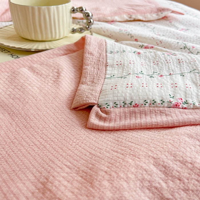 91家纺网 家纺一手货源 找家纺 2024新款泡泡棉小缺角工艺夏被四件套 沐歌