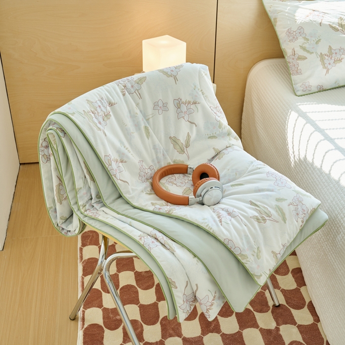 91家纺网 家纺一手货源 找家纺 吾诺家居 2024新款凉感冰柔丝印花夏被 小熊PATRY