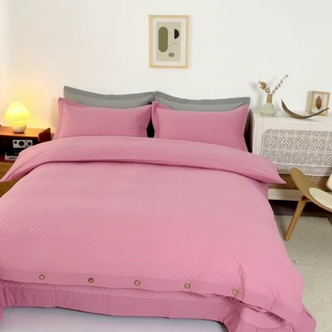 91家纺网 家纺一手货源 找家纺 优乐家纺 2025新款全棉水洗纯棉夹棉绗缝加厚四件套 活力豆沙