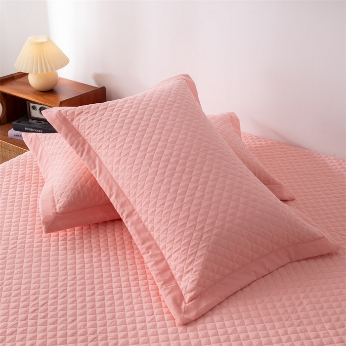 91家纺网 家纺一手货源 找家纺 优乐家纺 2025新款全棉枕套水洗纯棉夹棉绗缝加厚枕芯罩 爱情粉