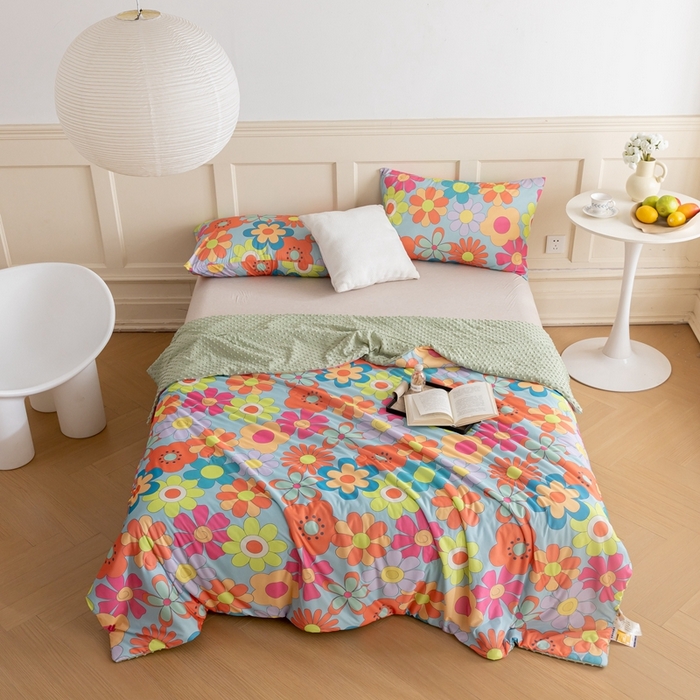 91家纺网 家纺一手货源 找家纺 绒梦里 2024新款有氨印花小凉皮凉感冰豆豆夏被小清新儿童夏凉被空调被七彩花儿