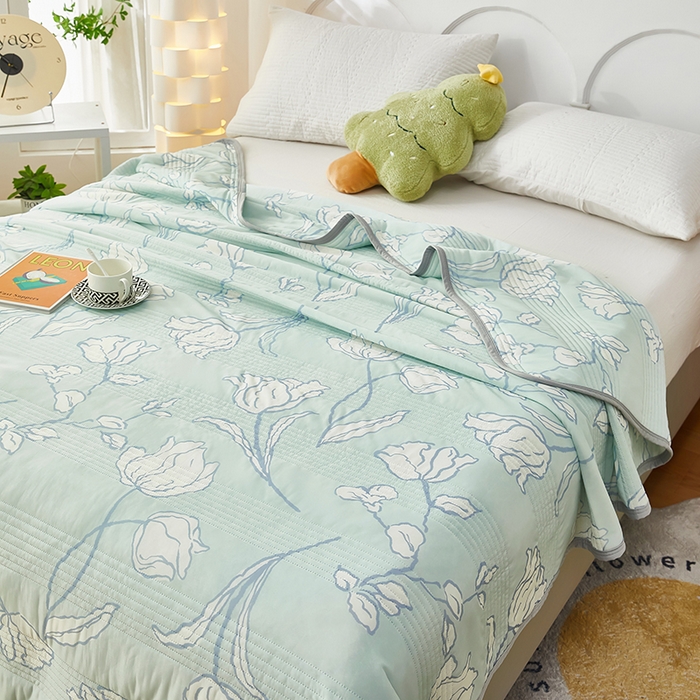 91家纺网 家纺一手货源 找家纺 牛魔王 2025新款冰丝凉感丝夏被 百里香-玉绿