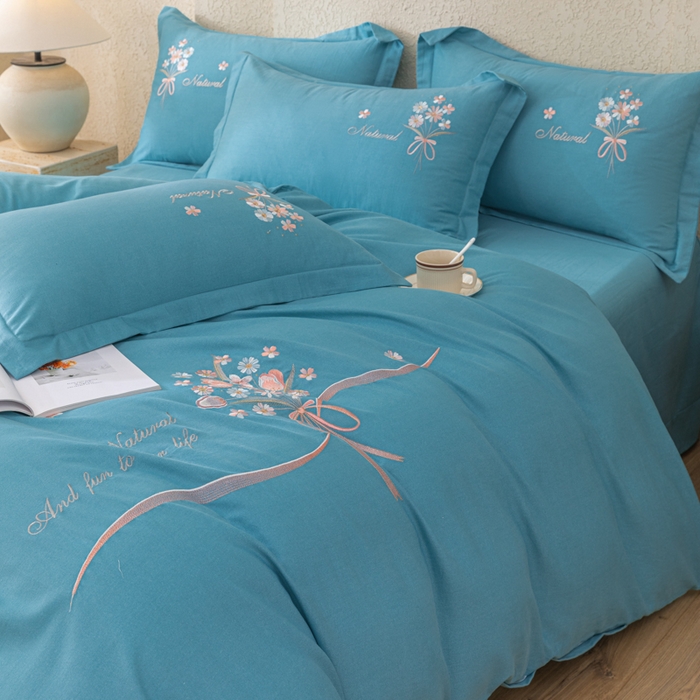 91家纺网 家纺一手货源 找家纺 绒博士 2024新款全棉磨毛暗合四件套-倾城之恋 湖蓝