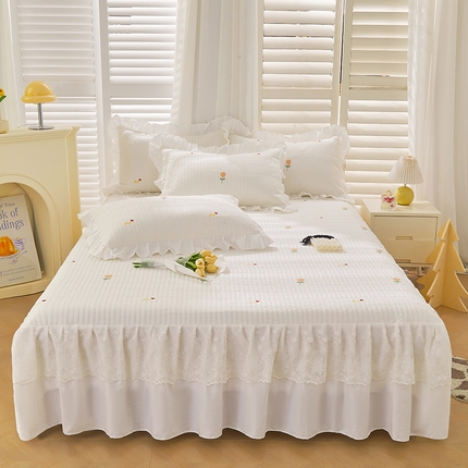 宜凡家纺 2024年新款全棉刺绣夹棉床裙三件套(小樱桃系列） 玫瑰佳人 白