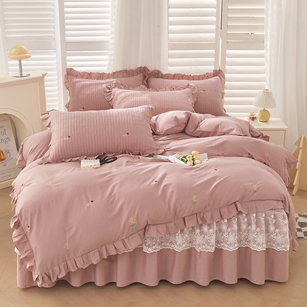 91家纺网 家纺一手货源 找家纺 （总）宜凡家纺 2024年新款全棉刺绣夹棉床裙四件套(小樱桃系列）