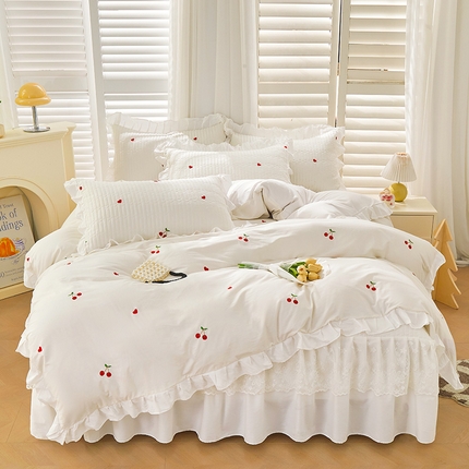 91家纺网 家纺一手货源 找家纺 （总）宜凡家纺 2024年新款全棉刺绣夹棉床裙四件套(小樱桃系列）