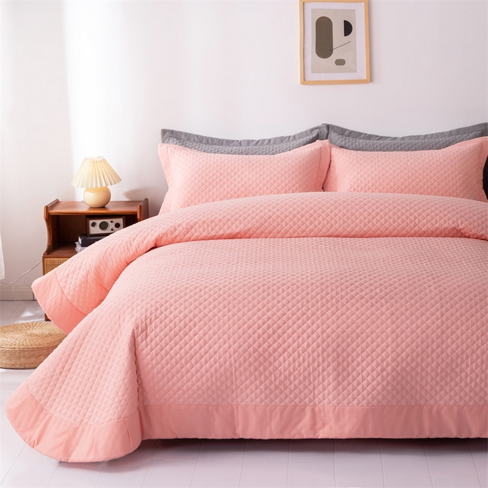 91家纺网 家纺一手货源 找家纺 优乐家纺2025新款全棉床盖三件套水洗纯棉夹棉绗缝加厚铺盖 爱情粉