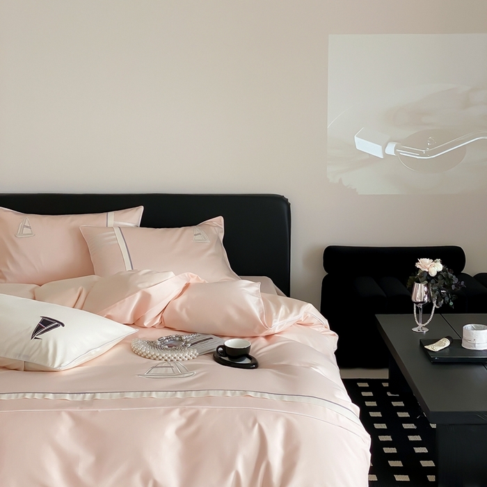 91家纺网 家纺一手货源 找家纺 MIU缪家居-2024新款100支全棉四件套-航海日记 爱神号（粉）