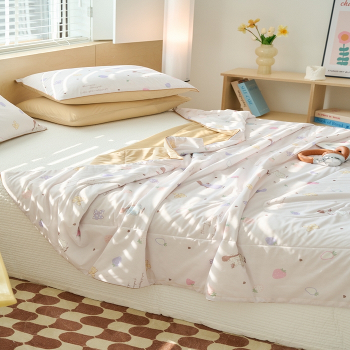 91家纺网 家纺一手货源 找家纺 吾诺家居 2024新款凉感冰柔丝印花夏被 粉女孩