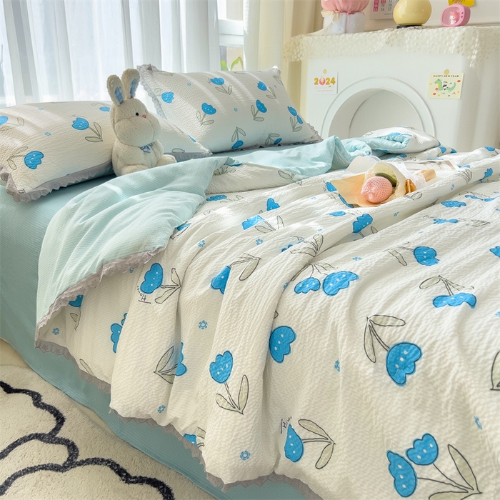 91家纺网 家纺一手货源 找家纺 丝幔家纺 2025新款泡泡棉花边夏被 蓝色妖姬