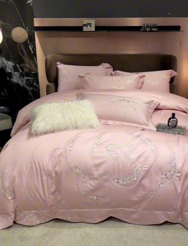 91家纺网 家纺一手货源 找家纺 红番天家居馆 2025新款全棉长绒棉绣花工艺四件套-怡悦系列 怡悦 美男粉