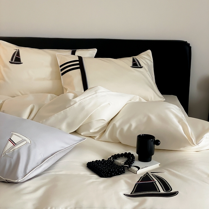 91家纺网 家纺一手货源 找家纺 MIU缪家居-2024新款100支全棉四件套-航海日记 黑珍珠号（白）