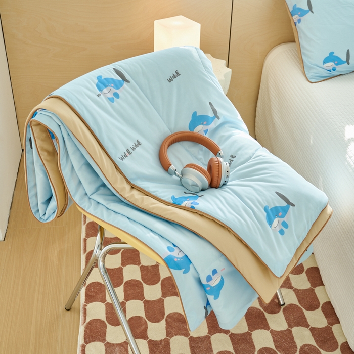 91家纺网 家纺一手货源 找家纺 吾诺家居 2024新款凉感冰柔丝印花夏被 蓝鲸鱼