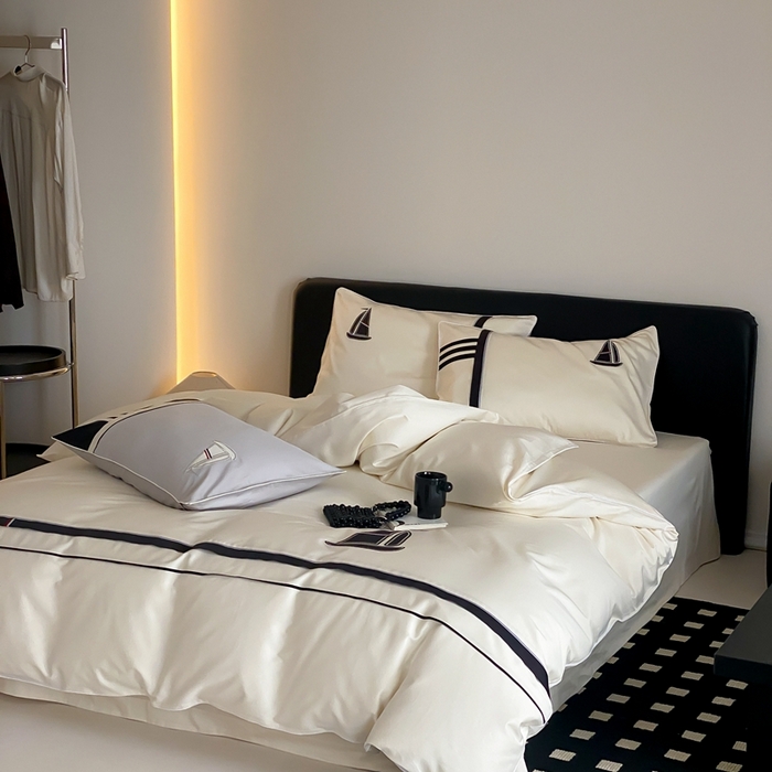 91家纺网 家纺一手货源 找家纺 MIU缪家居-2024新款100支全棉四件套-航海日记 黑珍珠号（白）