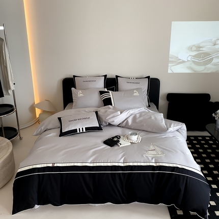 91家纺网 家纺一手货源 找家纺 MIU缪家居-2024新款100支全棉四件套-航海日记 自由号（灰）