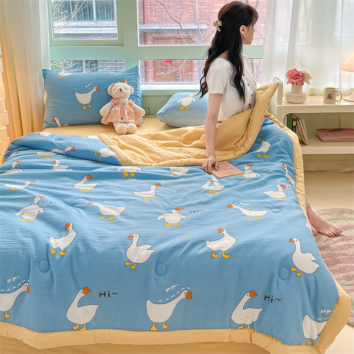 91家纺网 家纺一手货源 找家纺 古吉梦2024新款水洗棉小清新印花夏被被子被芯 夏被-开心鹅