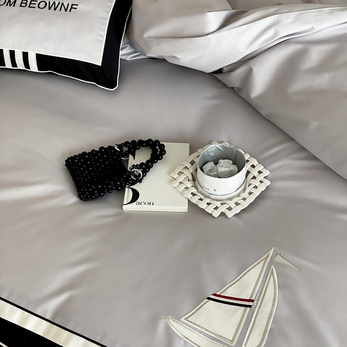 91家纺网 家纺一手货源 找家纺 MIU缪家居-2024新款100支全棉四件套-航海日记 自由号（灰）