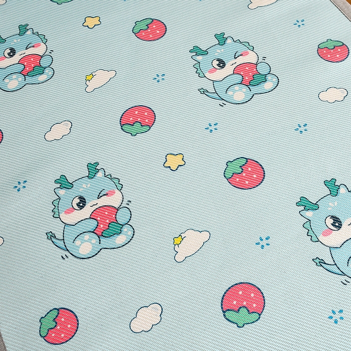 91家纺网 家纺一手货源 找家纺 萌宝家纺 2024新款A类7A抗菌儿童冰藤席卡通软席幼儿园冰丝席可定制 萌龙