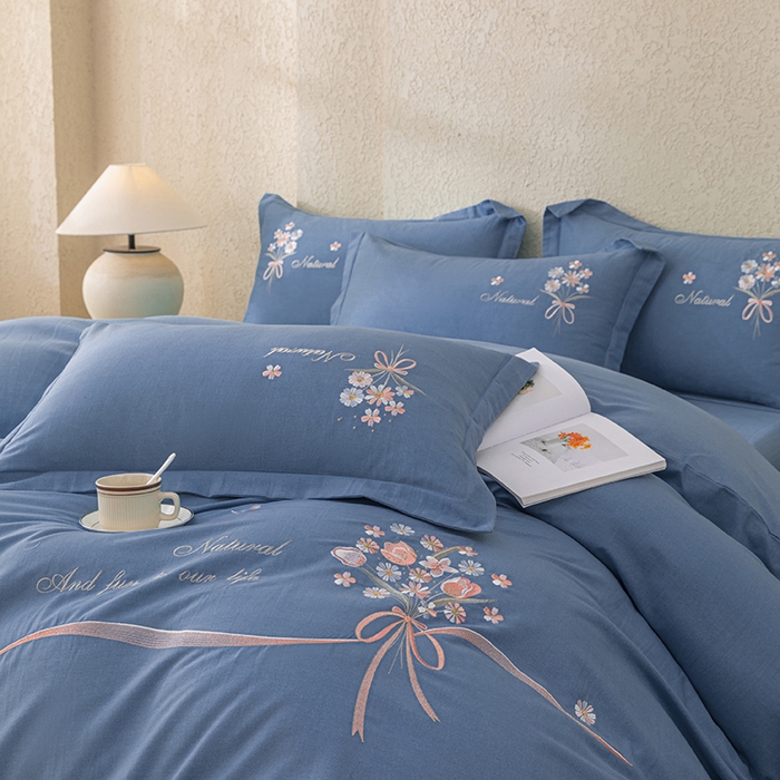 91家纺网 家纺一手货源 找家纺 绒博士 2024新款全棉磨毛暗合四件套-倾城之恋 宾利蓝