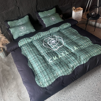 91家纺网 家纺一手货源 找家纺 丽斐纺织 2024新款双面磨毛数码印花四件套 磨毛绿锦鲤