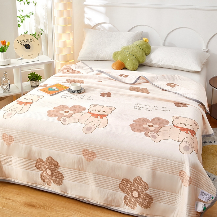 91家纺网 家纺一手货源 找家纺 牛魔王 2025新款冰丝凉感丝夏被 花朵熊-米