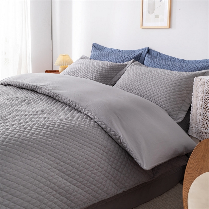 91家纺网 家纺一手货源 找家纺 优乐家纺2025新款全棉四件套水洗纯棉夹棉绗缝加厚被罩 皇宫灰