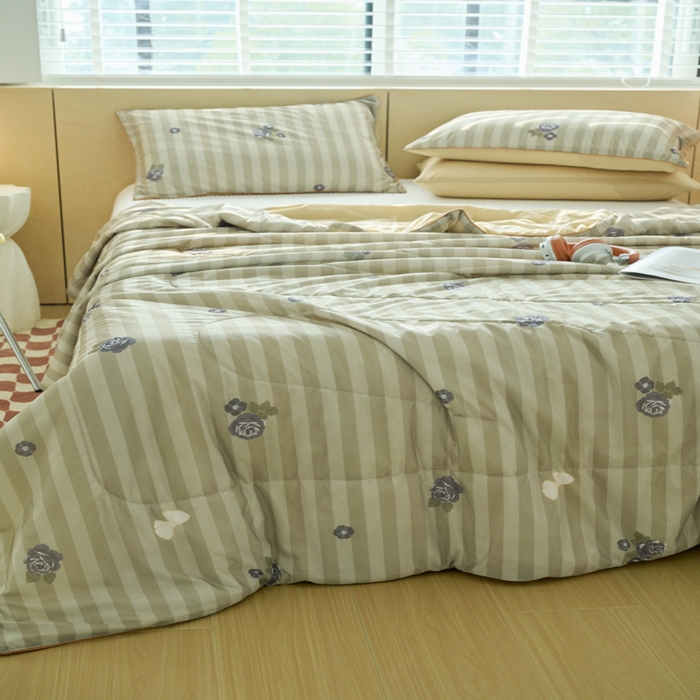 91家纺网 家纺一手货源 找家纺 吾诺家居 2024新款凉感冰柔丝印花夏被 绿玫瑰