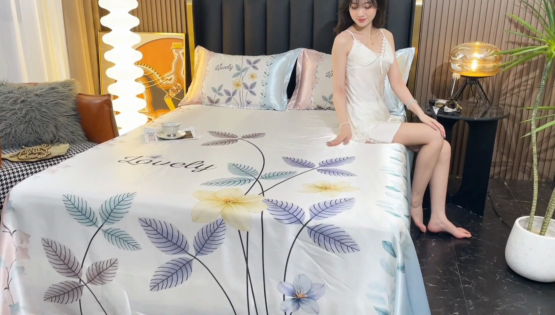 91家纺网 家纺一手货源 找家纺 梦舒羽 2025新款大版可水洗冰丝床单宿舍床垫保护罩三件套 花曳