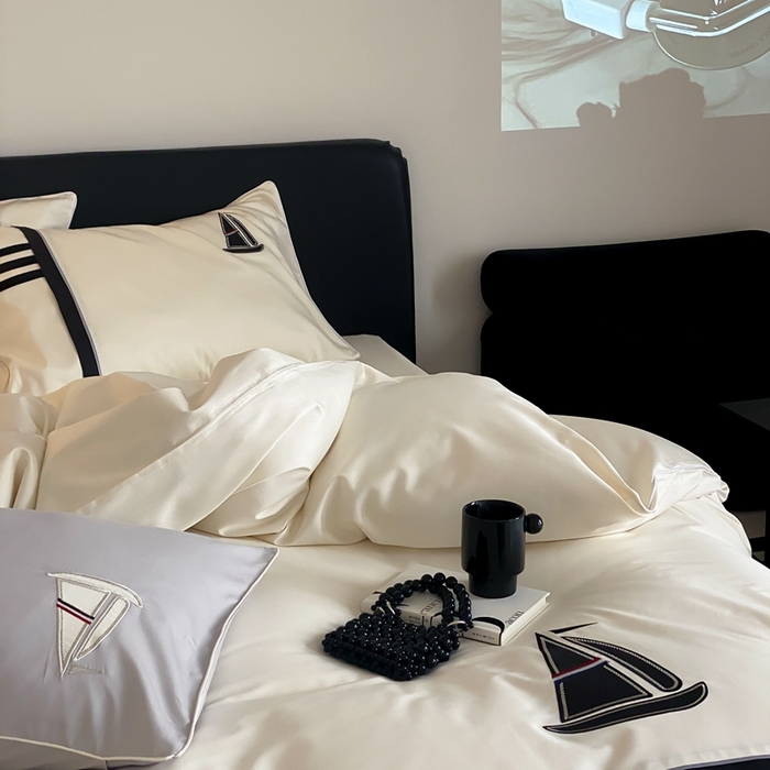 91家纺网 家纺一手货源 找家纺 MIU缪家居-2024新款100支全棉四件套-航海日记 黑珍珠号（白）