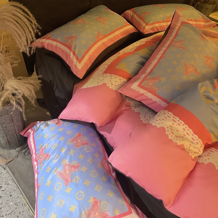 91家纺网 家纺一手货源 找家纺 丽斐纺织 2024新款双面进口冰丝数码印花四件套水洗真丝四件套 冰丝彩蝶