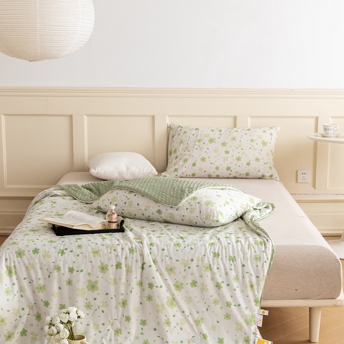 91家纺网 家纺一手货源 找家纺 绒梦里 2024新款有氨印花小凉皮凉感冰豆豆夏被小清新儿童夏凉被空调被春满庭