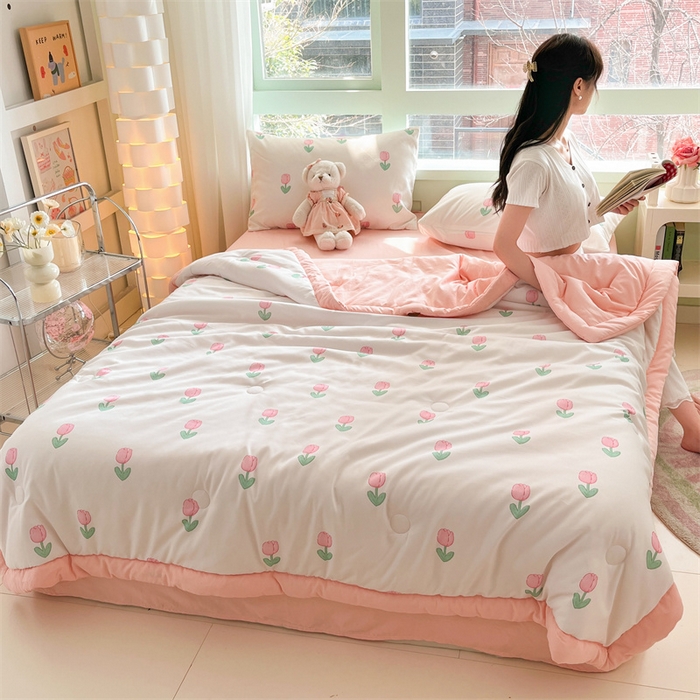 91家纺网 家纺一手货源 找家纺 古吉梦2024新款水洗棉小清新印花夏被被子被芯 夏被-粉郁盛开