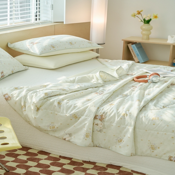 91家纺网 家纺一手货源 找家纺 吾诺家居 2024新款凉感冰柔丝印花夏被 小熊伙伴