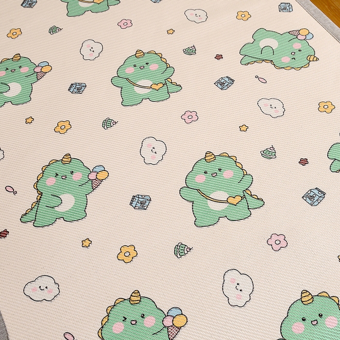 91家纺网 家纺一手货源 找家纺 萌宝家纺 2024新款A类7A抗菌儿童冰藤席卡通软席幼儿园冰丝席可定制 小恐龙