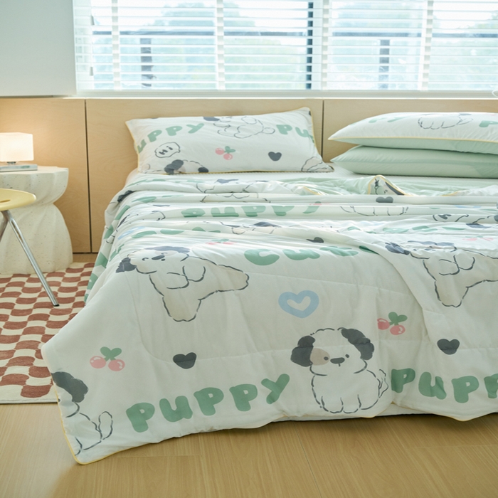 91家纺网 家纺一手货源 找家纺 吾诺家居 2024新款凉感冰柔丝印花夏被 酷狗绿