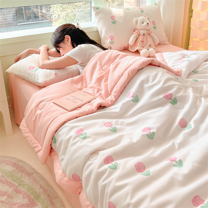 91家纺网 家纺一手货源 找家纺 古吉梦2024新款水洗棉小清新印花夏被被子被芯 夏被-粉郁盛开