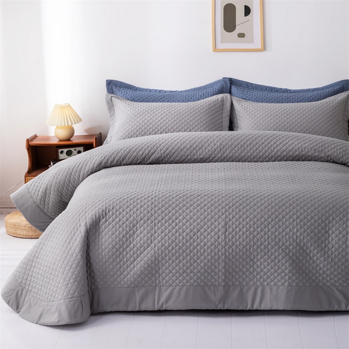 91家纺网 家纺一手货源 找家纺 优乐家纺2025新款全棉床盖三件套水洗纯棉夹棉绗缝加厚铺盖 皇宫灰