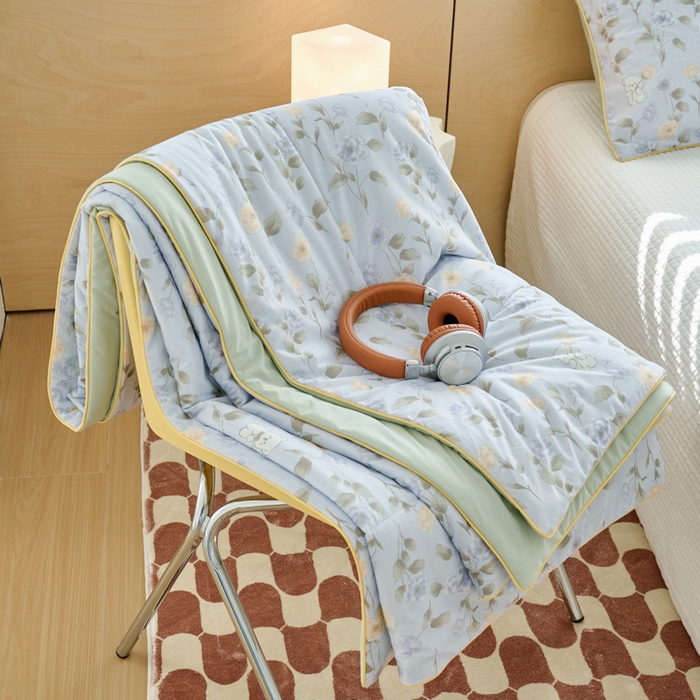 91家纺网 家纺一手货源 找家纺 吾诺家居 2024新款凉感冰柔丝印花夏被 小熊花园