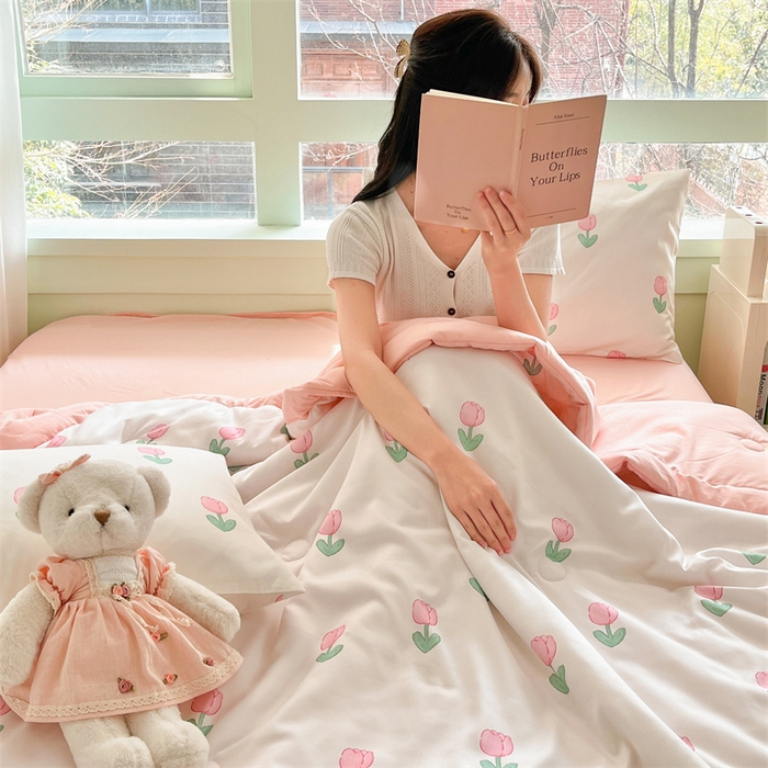 91家纺网 家纺一手货源 找家纺 古吉梦2024新款水洗棉小清新印花夏被被子被芯 夏被-粉郁盛开