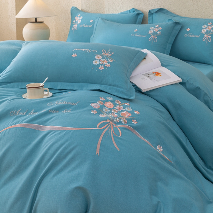 91家纺网 家纺一手货源 找家纺 绒博士 2024新款全棉磨毛暗合四件套-倾城之恋 湖蓝