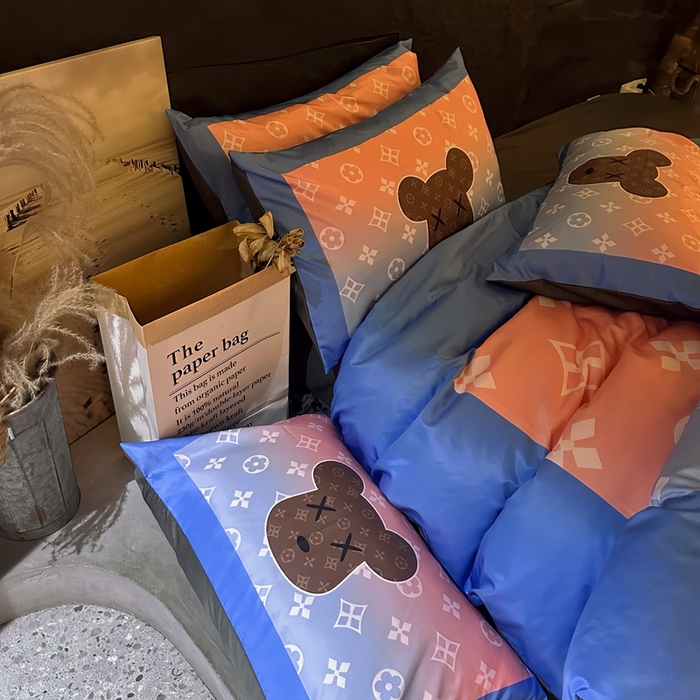 91家纺网 家纺一手货源 找家纺 丽斐纺织 2024新款双面进口冰丝数码印花四件套水洗真丝四件套 冰丝寻彩熊