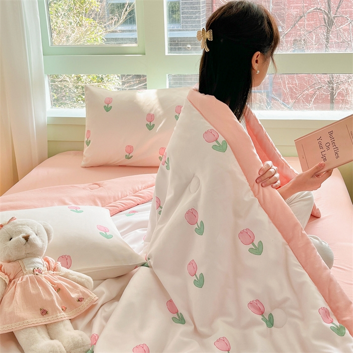 91家纺网 家纺一手货源 找家纺 古吉梦2024新款水洗棉小清新印花夏被被子被芯 夏被-粉郁盛开