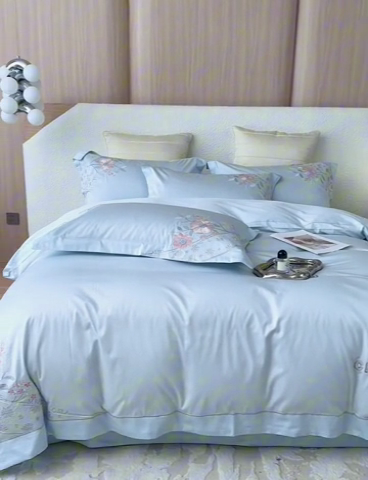 91家纺网 家纺一手货源 找家纺 红番天家居馆 2025新款长绒棉全棉绣花四件套--花间意境系列 西子蓝