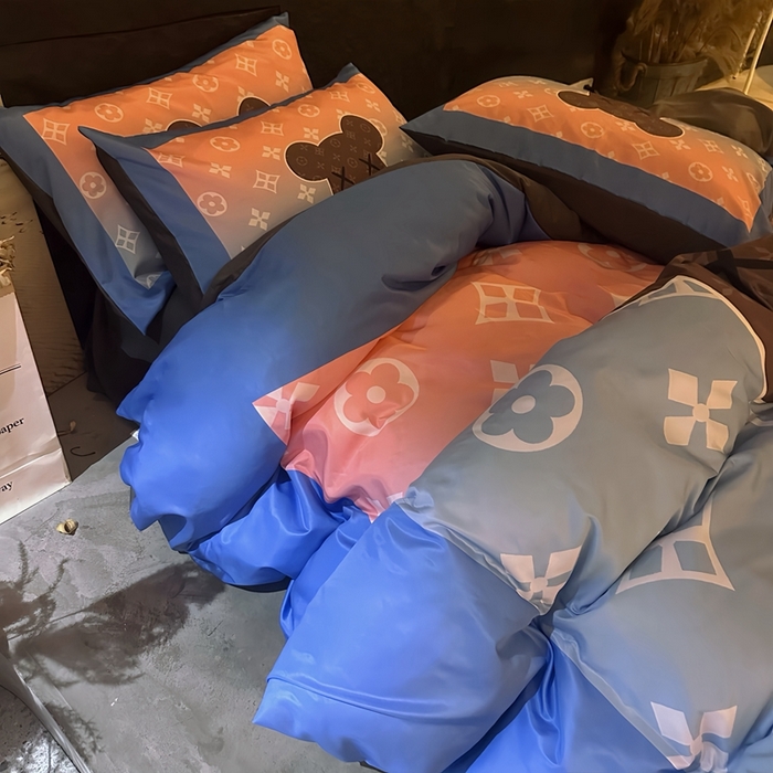 91家纺网 家纺一手货源 找家纺 丽斐纺织 2024新款双面进口冰丝数码印花四件套水洗真丝四件套 冰丝寻彩熊