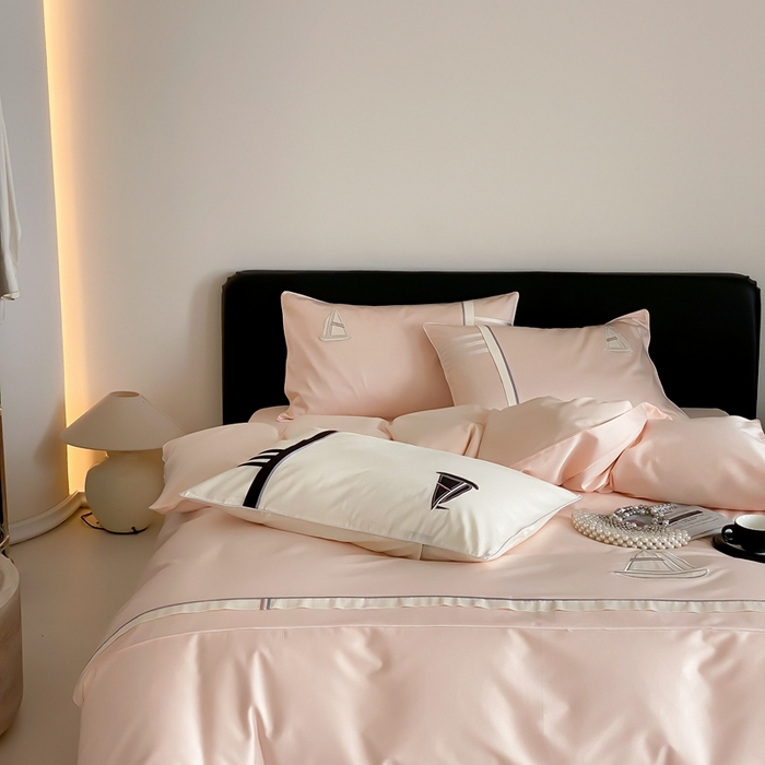 91家纺网 家纺一手货源 找家纺 MIU缪家居-2024新款100支全棉四件套-航海日记 爱神号（粉）