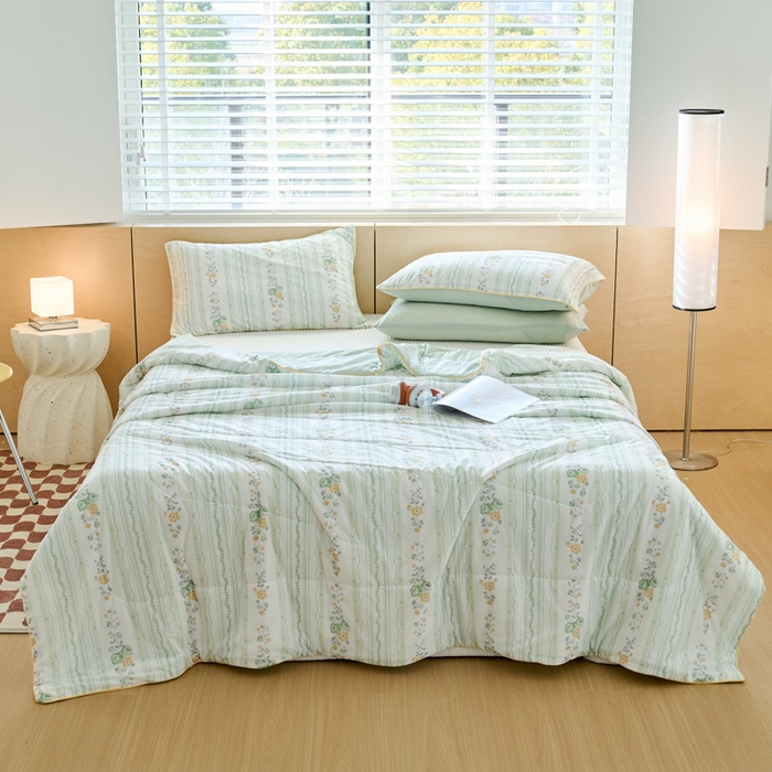 91家纺网 家纺一手货源 找家纺 吾诺家居 2024新款凉感冰柔丝印花夏被 绿意