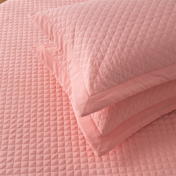 91家纺网 家纺一手货源 找家纺 优乐家纺 2025新款全棉枕套水洗纯棉夹棉绗缝加厚枕芯罩 爱情粉